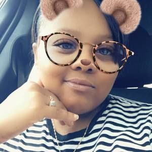 Meet your Posher, Michaela